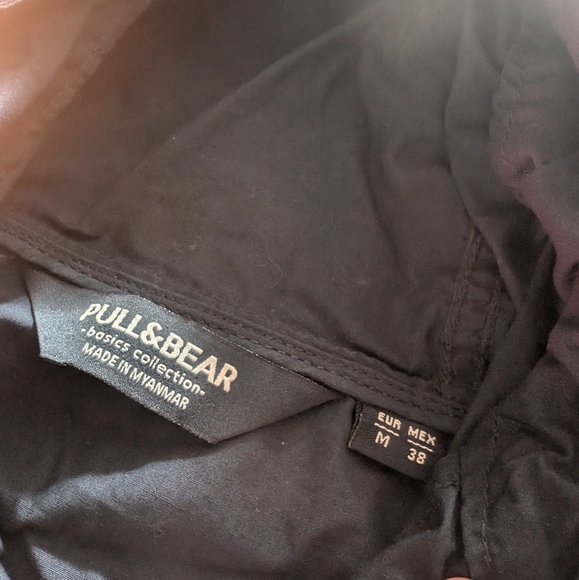 3/$45 Pull & Bear Men Windbreaker - Picture 3 of 3
